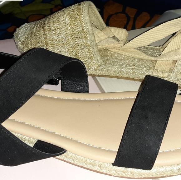 Sandles - Picture 1 of 4